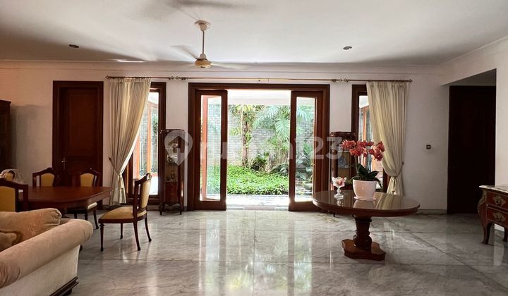 DI JUAL RUMAH SIAP HUNI DEKAT JL HANGLEKIR KEBAYORAN BARU JAKARTA SELATAN