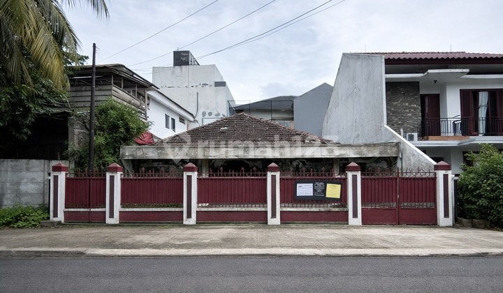 Dijual Rumah Hitung Tanah Strategis Jl. Kerinci Kebayoran Baru Jakarta Selatan