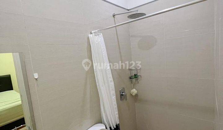 Rumah 2 Lantai Bagus Semi Furnished SHM di Sutorejo Utara, Surabaya 2