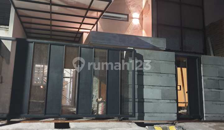 Dijual Rumah Surabaya di Simpang Darmo Permai Selatan 2