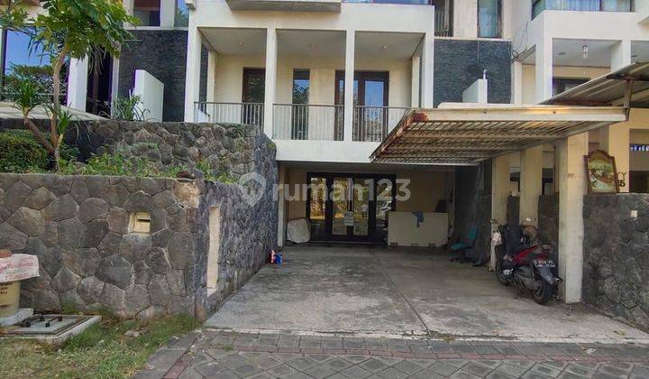 Langka Rumah 3lt Graha Hanya 4man Saja! Sebelah Pakuwon 1