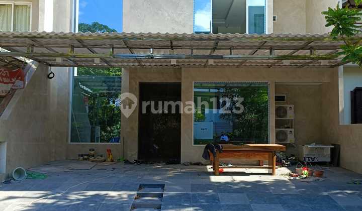 Rumah Minimalis Modern Sblh Pakuwon Indah Only 4Man Murah!