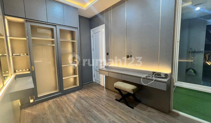 Citraland main house, the most worthwhile. Only 20 million, semi-furnished. 2