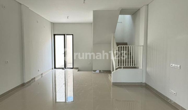 Dijual Rumah Surabaya Barat di Pakuwon Indah Imperial Golf 2