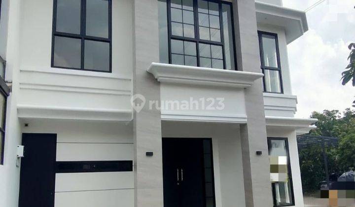 Dijual Rumah Hunian Exclusive Jemursari Regency 2 Master Bedroom 1