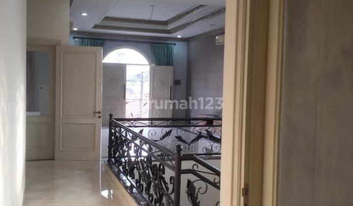 Rumah 2 Lantai di Senayan, Seberang Gelora 6