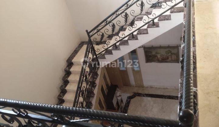 Rumah 2 Lantai di Senayan, Seberang Gelora 15