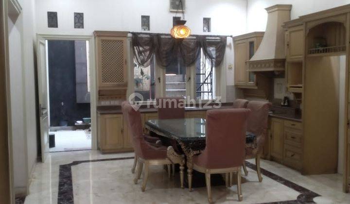 Rumah 2 Lantai di Senayan, Seberang Gelora 17