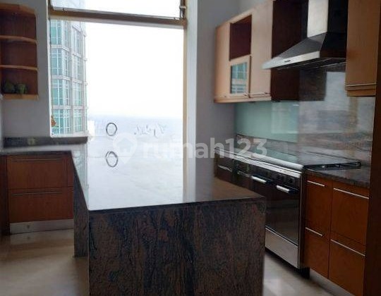 dapur apartemen airlangga ritz carlton mega
