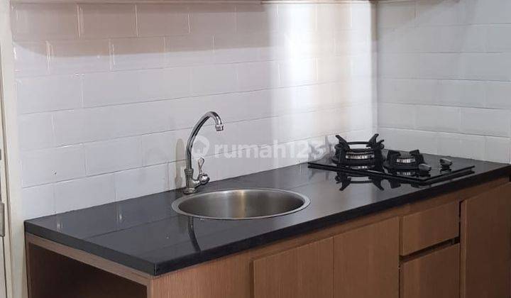 Turun Harga Apartemen Springlake Furnished Mewah 2 BR View Pool 4