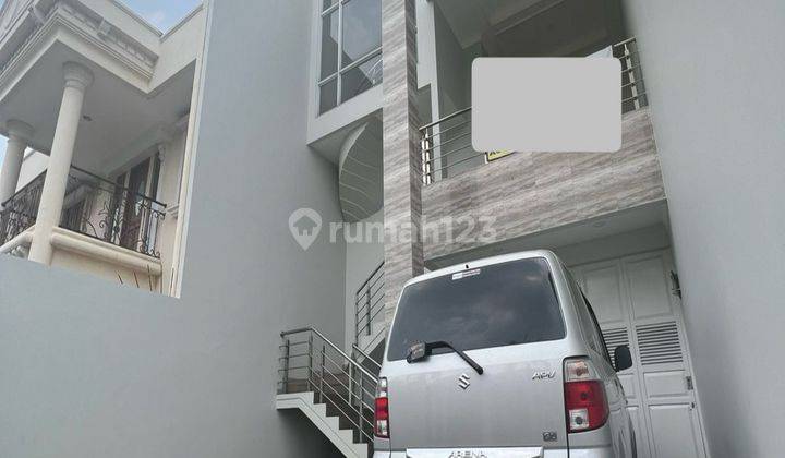 Dijual Rumah Baru 3 1/2 Lantai Di Modernland 2