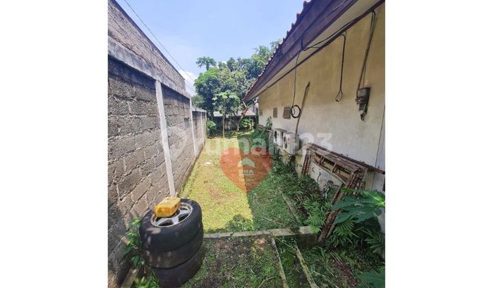 Rumah dengan Halaman Luas di Ceger Jakarta Timur 2