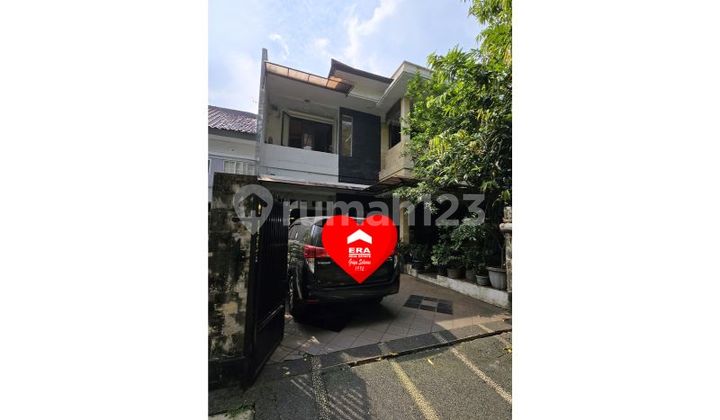 Rumah Asri dekat Taman di Kebayoran Baru, Jakarta Selatan