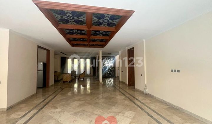 Rumah Bagus dengan Kolam Renang diSewa di Kemang Jakarta Selatan 2