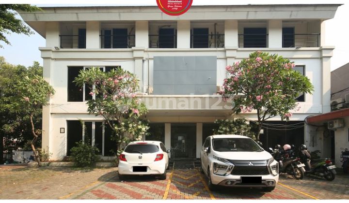 Gedung Perkantoran Jl Dharmawangsa Kebayoran Baru, Jakarta  1