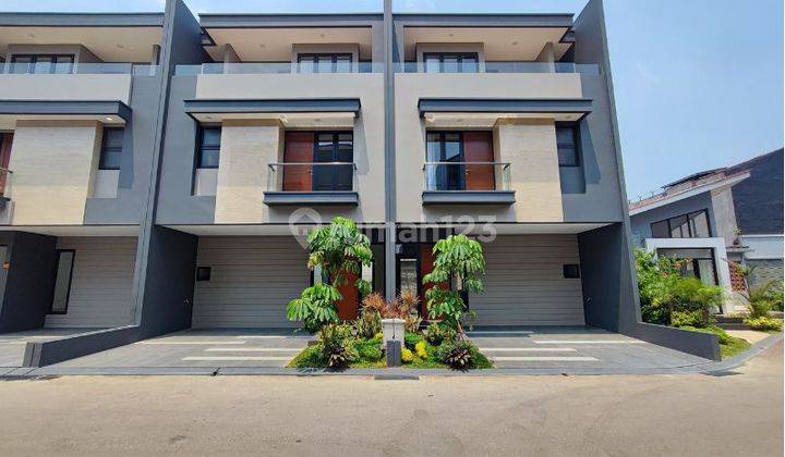 Rumah 3 Lantai Grand Trevista Kebon Jeruk Jakarta Barat 2