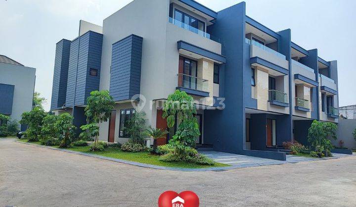 Rumah 3 Lantai Grand Trevista Kebon Jeruk Jakarta Barat 1