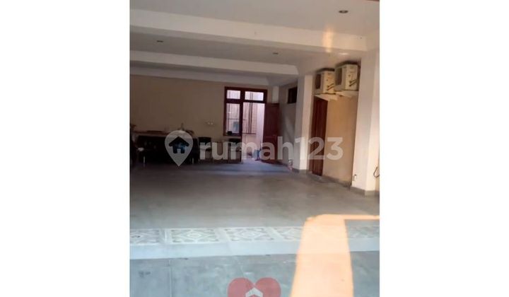 Rumah Bagus Ada Kolam Renang di Jati Padang, Jakarta Selatan 2