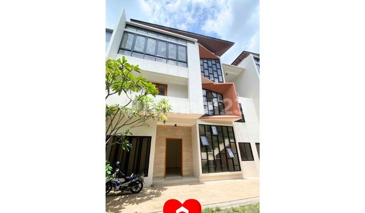 Rumah Cluster 3 Lantai di Jati Padang, Pasar Minggu, Jakarta Selatan
