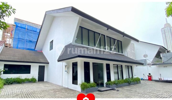 Rental House Suitable for Business on Jl Pakubuwono, Kebayoran Baru, South Jakarta