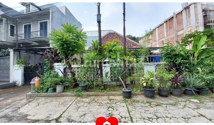 Rumah Asri Strategis di Kebayoran Baru Jakarta Selatan