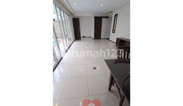 Rumah Bagus disewa ada Kolam Renang di Kebayoran Baru Jakarta Selatan 2