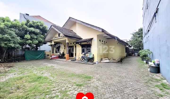 Rumah Hitung Tanah di Jl Rawa Simprug, Jakarta Selatan Rumah Hitung Tanah di Jl Rawa Simprug, Jakarta Selatan