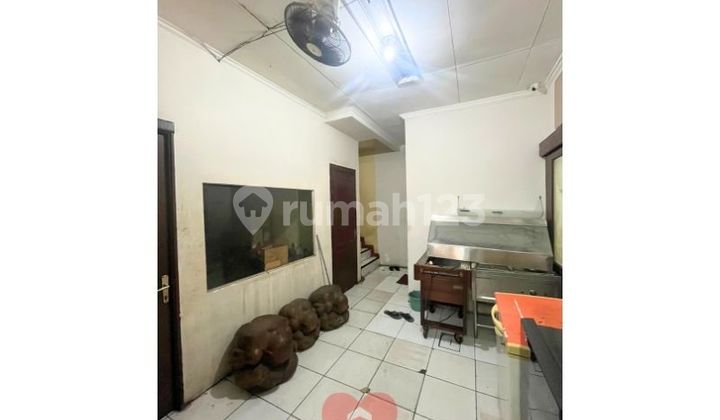 3-Story Shophouse on Jl Rs Veteran, Pesanggrahan, South Jakarta 2
