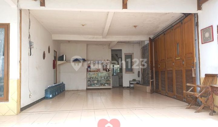 A Nice and Lush House on Jl Andara Ujung, Cinere, Depok 2