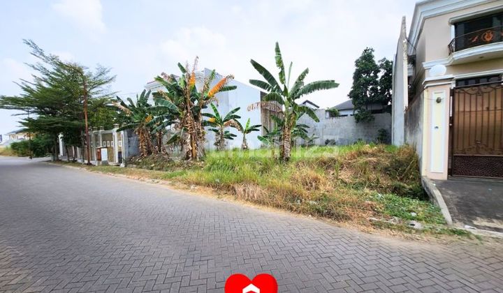 Land in Taman Kebon Jeruk Intercon, West Jakarta