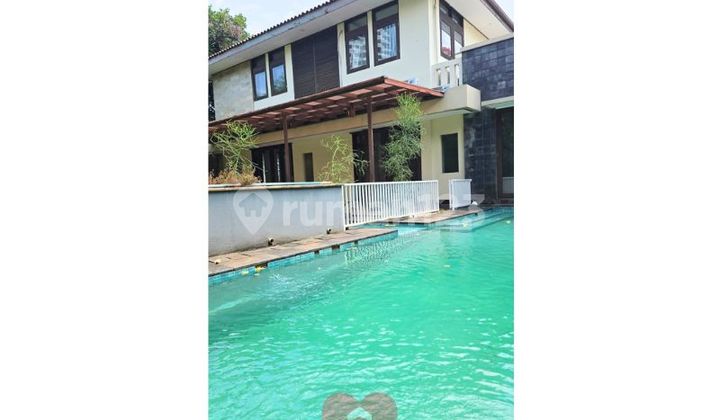 Rumah Sewa ada Kolam Renang di Kuningan, Jakarta Selatan 2