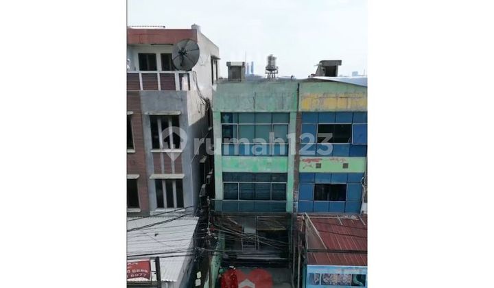 Tandem 2-Unit Shop House in a Strategic Location on Jl Raya Serpong, South Tangerang 2