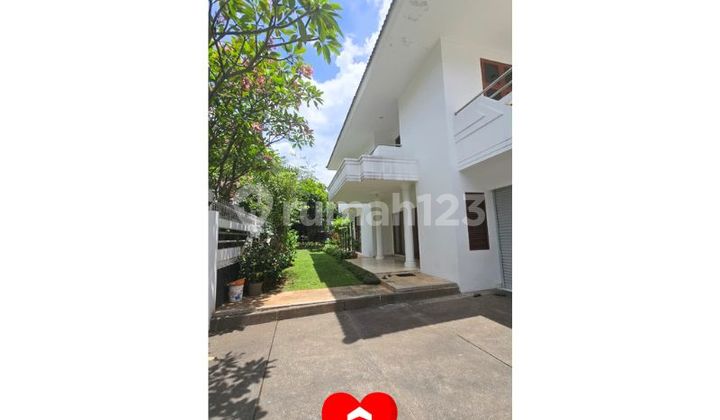 Rumah Mewah Lokasi Strategis di Permata Hijau, Jakarta Selatan 1