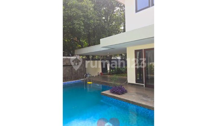 Rumah Sewa dengan Kolam Renang di Kuningan, Jakarta Selatan 2