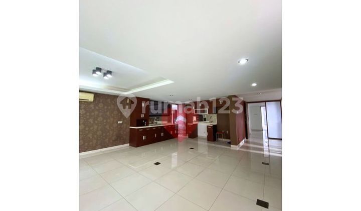 Rumah Bagus dengan Kolam Renang di Lebak Bulus, Jakarta Selatan 2