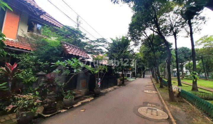 Rumah Depan Taman Jl Hang Jebat Kebayoran Baru