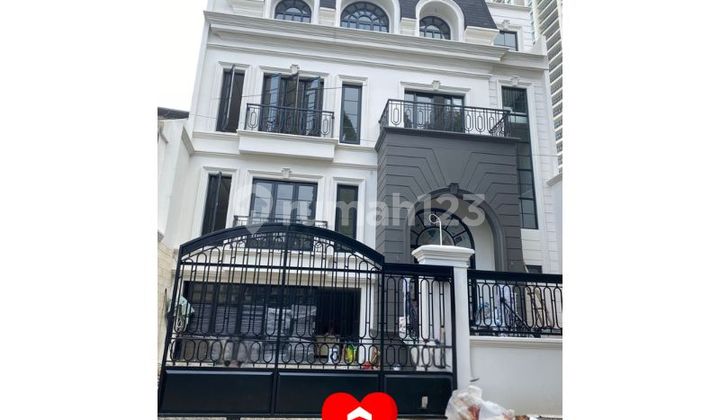Rumah Baru 4 Lantai ada Lift di Kebayoran Baru, Jakarta Selatan 1
