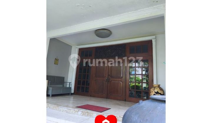 Rumah Bagus Hook ada kolam renang di Pondok Indah Jakarta Selatan