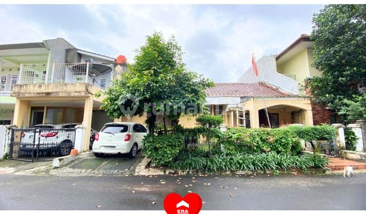 House in PLN Senayan Complex, Kebayoran Lama, South Jakarta