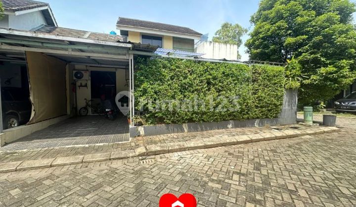 Rumah Hook di Green Hills Ciputat Tangerang Selatan