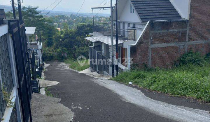  Rumah 2 Lantai Murah 400 Jutaan View Kota Bandung Di Jatihandap  4