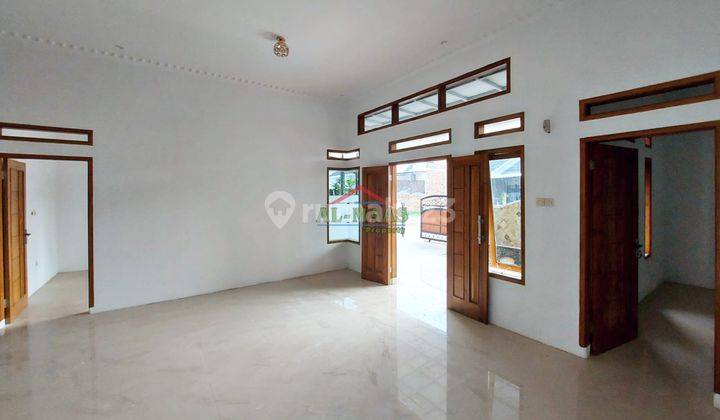 Rumah minimalis modern baru murah di bandung 8