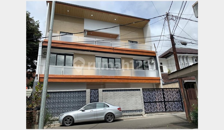 Rumah Mewah 3 Lantai Sayap Dago Kota Bandung Rumah Mewah 3 Lantai Sayap Dago Kota Bandung