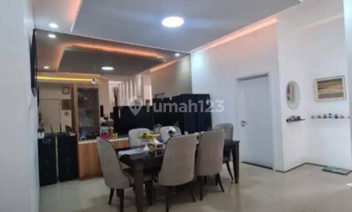 Rumah Minimalis Modern Bagus SHM di Setraduta Cemara , Bandung 1