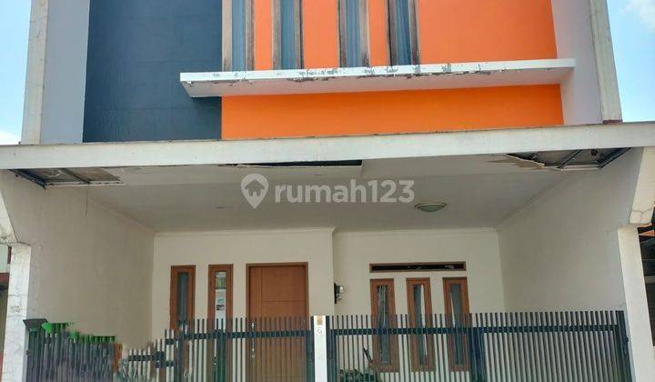 Rumah 2 Lantai Bagus SHM di Komplek Adipura , Bandung 1