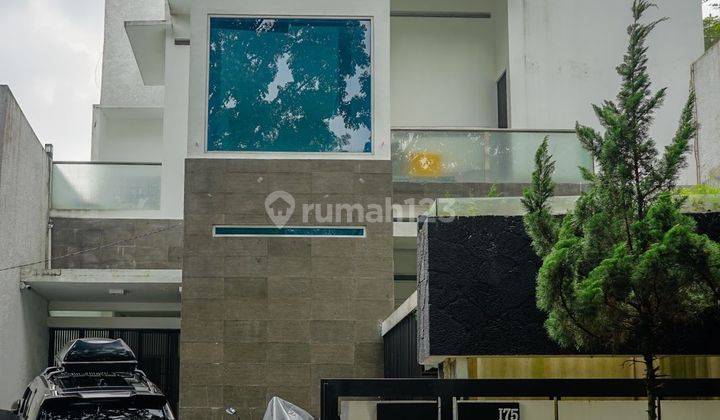 Rumah 3 Lantai Swimming Pool Furnished Cigadung Bandung 1