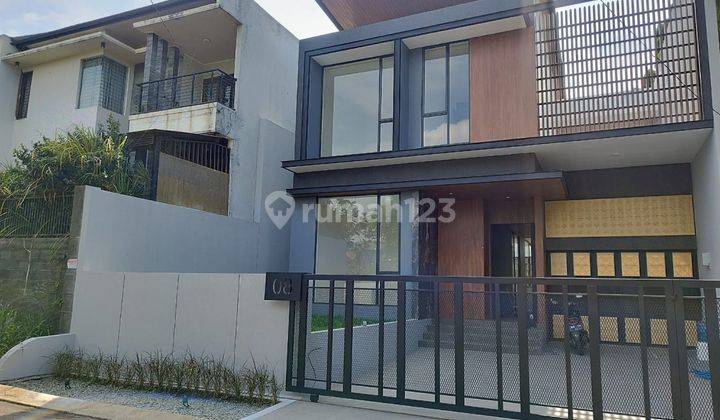 Rumah Minimalis Modern Baru SHM di Setraduta Cypress, Bandung 1