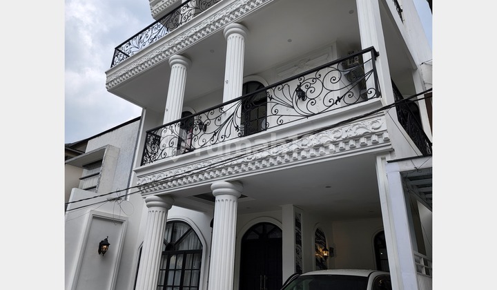 Dijual Rumah 3Lt desain Eropa Klasik Modern Cluster di Antapani Dijual Rumah 3Lt desain Eropa Klasik Modern Cluster di Antapani