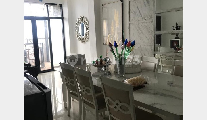 Rumah Mewah 3 Lantai Sayap Dago Kota Bandung