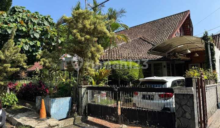 Rumah Belanda Area Dago Kota Bandung